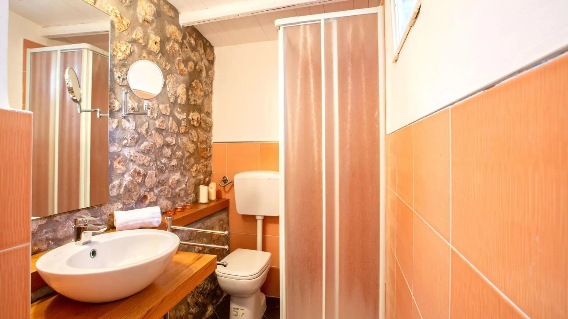 Stunning Villa In Contrada Sarmuci With Pool كاستيلاّماري ديل غو 0*,