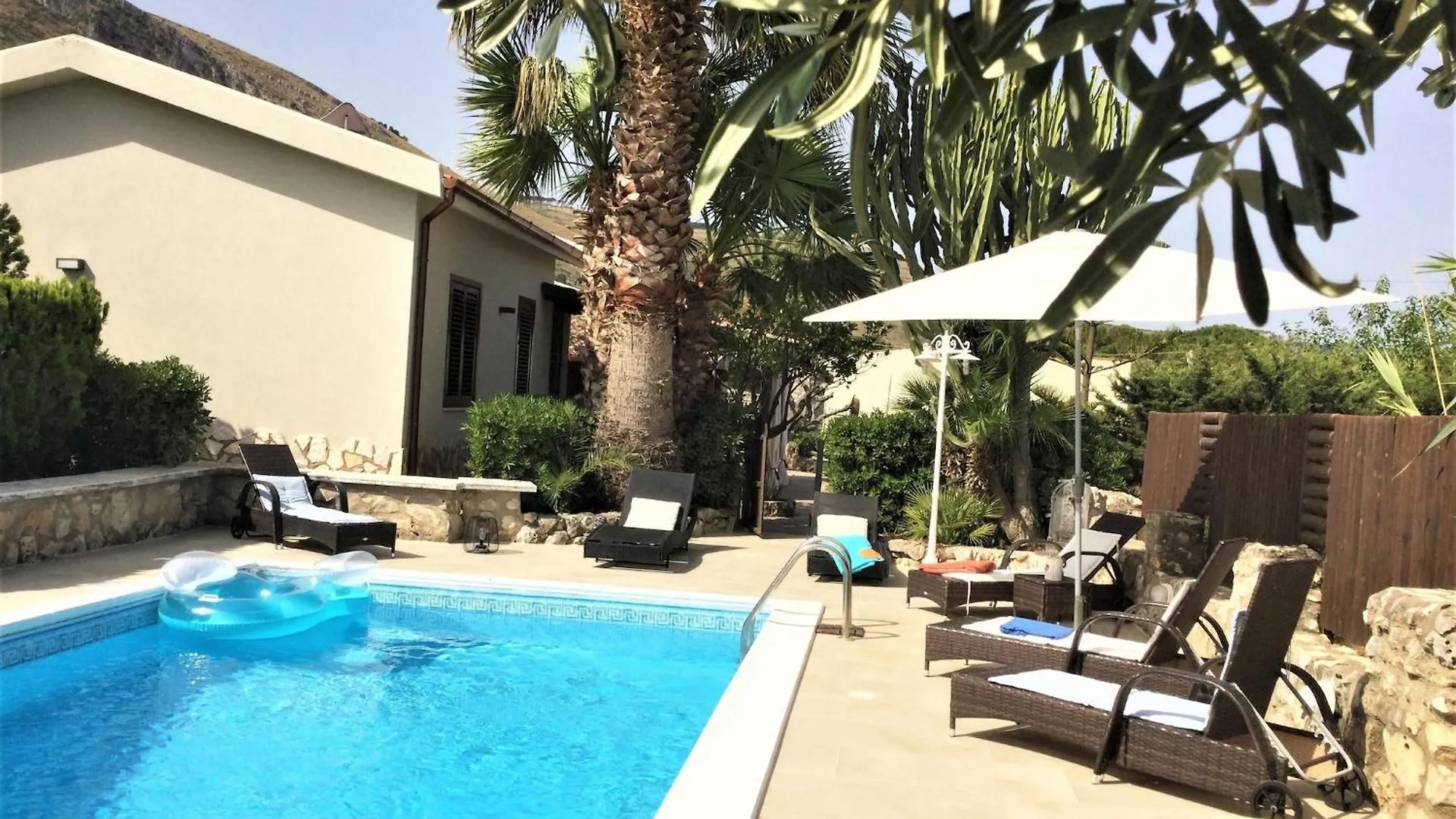 Stunning Villa In Contrada Sarmuci With Pool كاستيلاّماري ديل غو