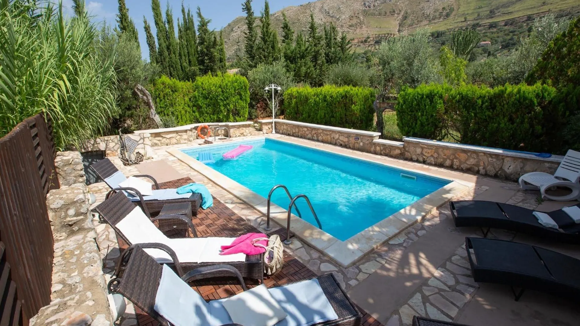 Stunning Villa In Contrada Sarmuci With Pool كاستيلاّماري ديل غو